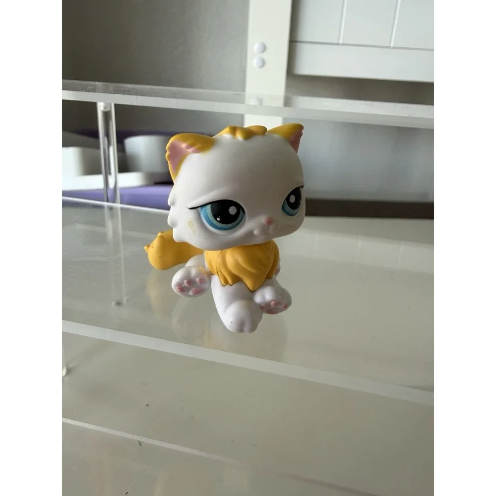 Littlest Pet Shop Prim 'N Propper Pets 2006 VINTAGE White Kitty Cat #207 RETIRED